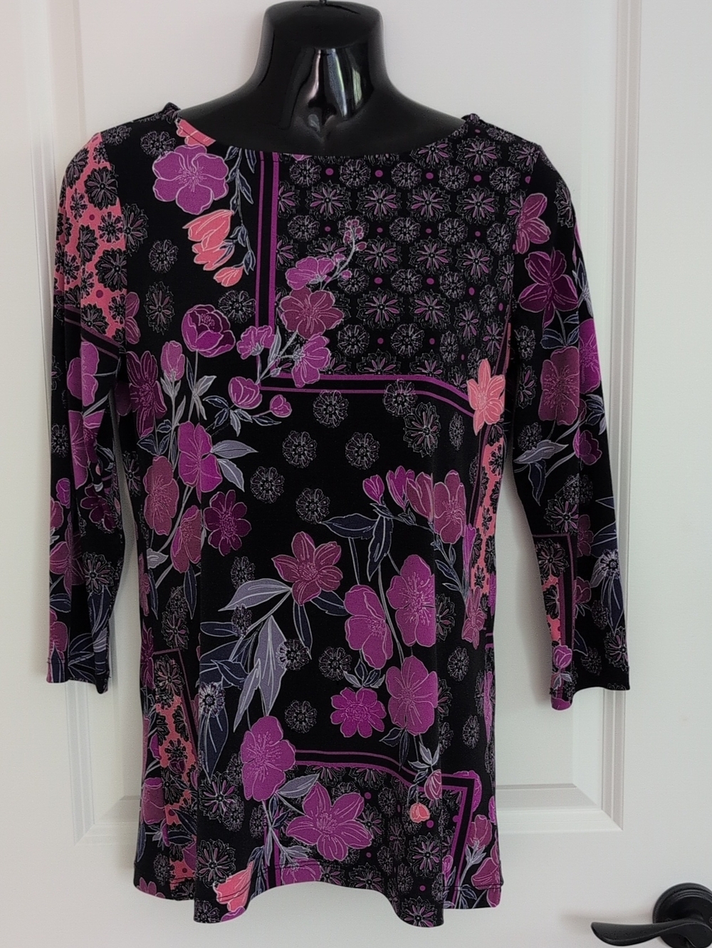 Susan Graver Floral Crewneck Top